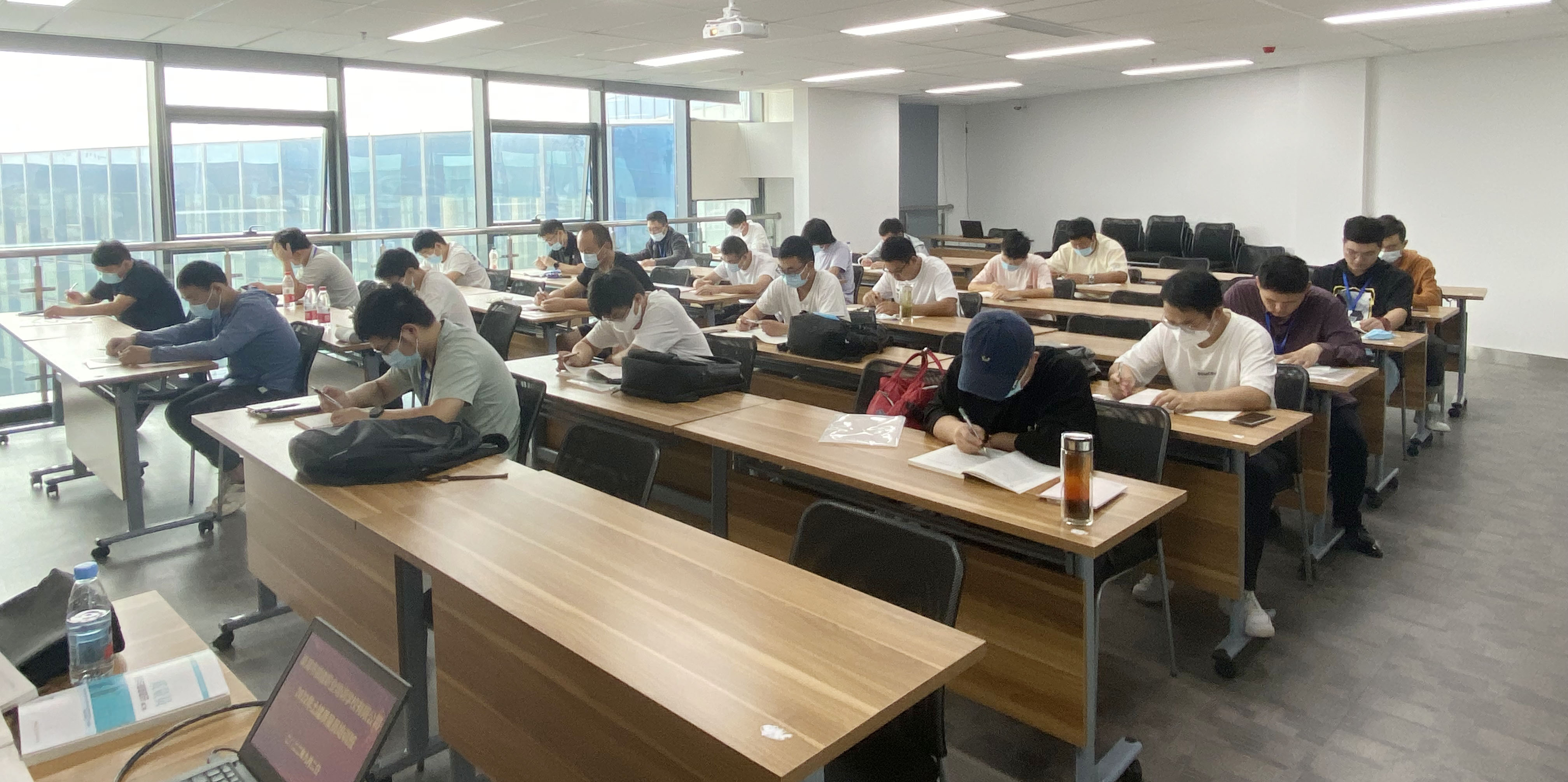 77���� �C ȫ����ȫ����̬�ȵ���������ֱ��ƽ̨