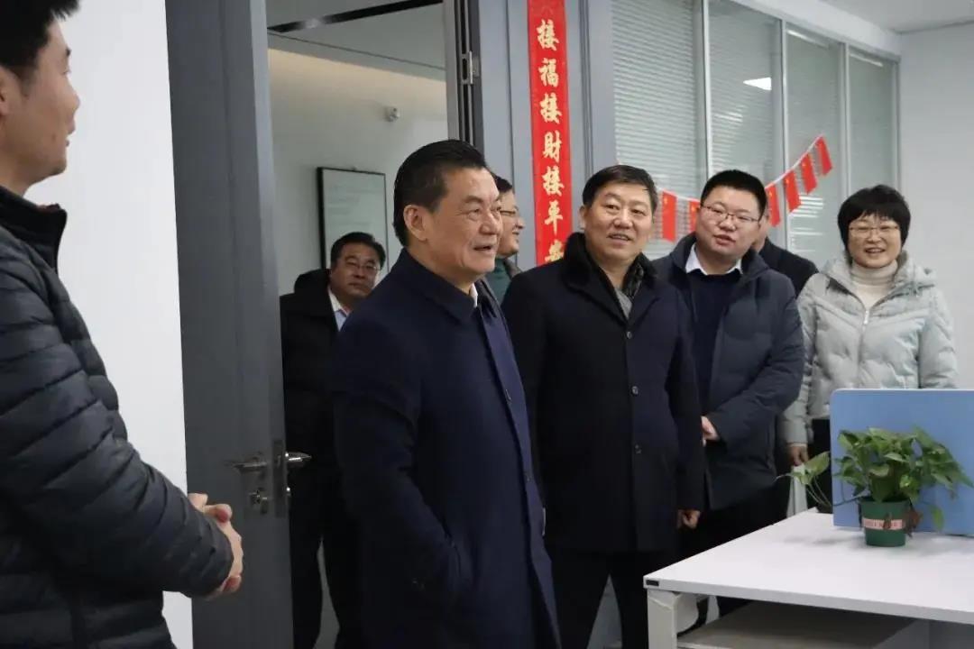 77���� �C ȫ����ȫ����̬�ȵ���������ֱ��ƽ̨