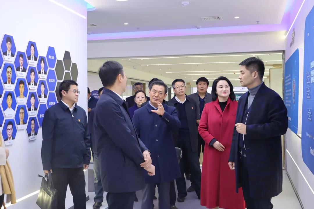 77���� �C ȫ����ȫ����̬�ȵ���������ֱ��ƽ̨