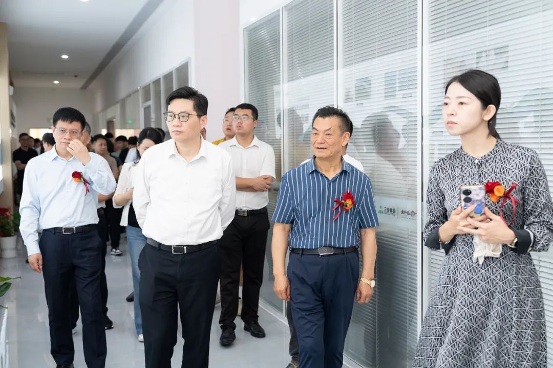 77���� �C ȫ����ȫ����̬�ȵ���������ֱ��ƽ̨